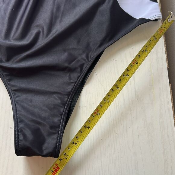 New Black and White One-Piece Illusion Slimming Swimsuit XL - Picture 8 of 10